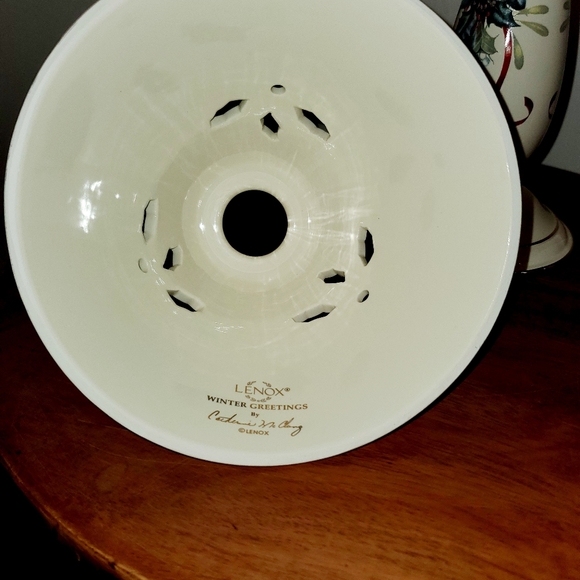 Lenox - Picture 3 of 4